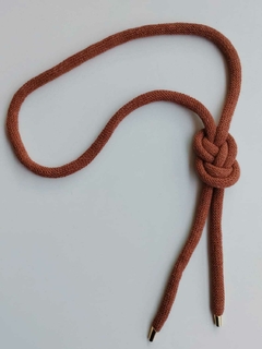 Colar Valentina em macramê na internet