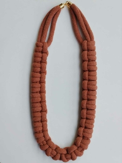 Colar Antonieta em macramê - LOKKE Handmade - Joalheria Têxtil - Florianópolis-SC