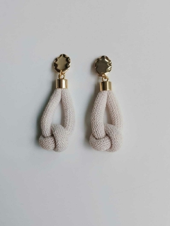 Brinco Joana em macramê - LOKKE Handmade - Joalheria Têxtil - Florianópolis-SC