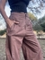Pantalón JT Brown Mom Talla M en internet