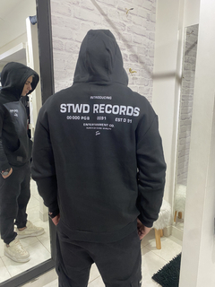 Buzo canguro STWD RECORDS en internet