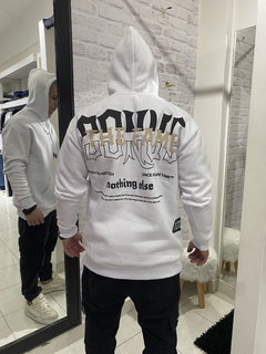 Buzo canguro NOTHING ELSE Blanco en internet