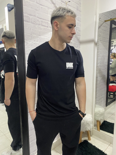 Remera oversize UNK Negra