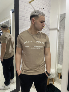 Remera oversize ELEVEN FLOWERS