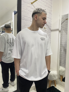 Remera oversize HUOKYSTG