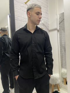 Camisa negra