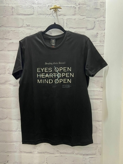 Remera EYES OPEN - comprar online