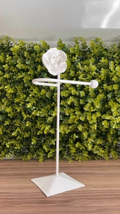 Porta-Toalha em aço e flor de resina