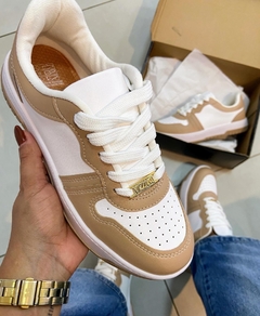 Tênis Vizzano Branco e nude