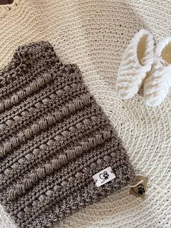 Chalequito beige oscuro - comprar online