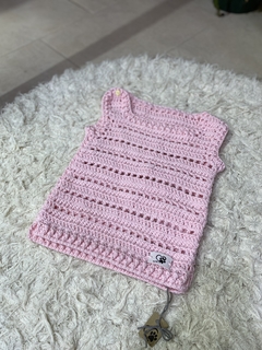 Chalequito rosa enrejado en internet