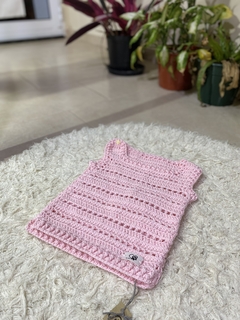 Chalequito rosa enrejado