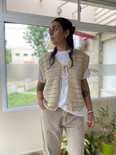 Chalequito para atar beige