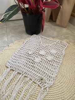 Vestido playero blanco y dorado en internet