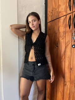 Chaleco calado negro - comprar online