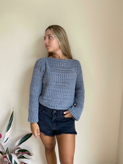 Sweater gris en internet