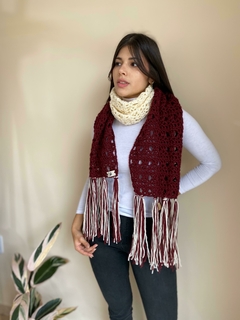 Bufandon tipo ruana rayada crudo y bordo - comprar online