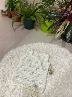 Chalequito bebé corazones - comprar online