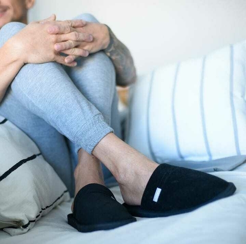 PANTUFLAS CLÁSICAS NEGRO