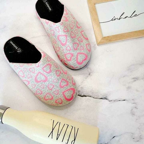 PANTUFLÓN ROSA CON CORAZONES