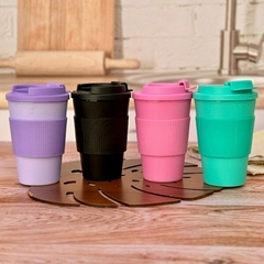 Vaso Térmico Plástico Doble Capa con Tapa y Banda de Silicona 350 cc.