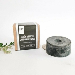JABON FACIAL DE CARBÓN ACTIVADO. Ideal para piel grasa o mixta. Peso 90 g.
