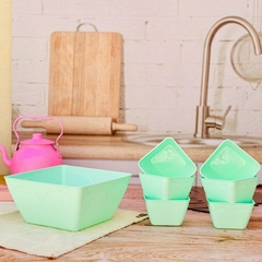 SET de Ensaladera 2,5lts + 6 Compoteras 350cc a tono Cuadradas Pastel PVC