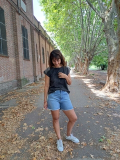 REMERA VANINA CON STRASS en internet