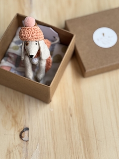 Kit Mini Perrita Con Cama, Gorra y Bufanda