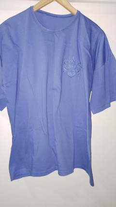 Remera Azul Amplia Bordada - Usada En Buen Estado