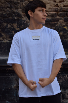 REMERA OVERSIZED “CBUM” en internet