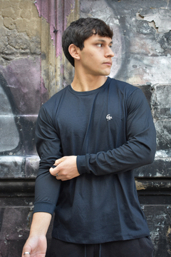 REMERA MANGA LARGA “BASICS” - comprar online