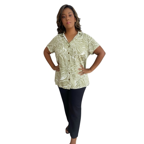 Blusa estampada com botões feminina - comprar online
