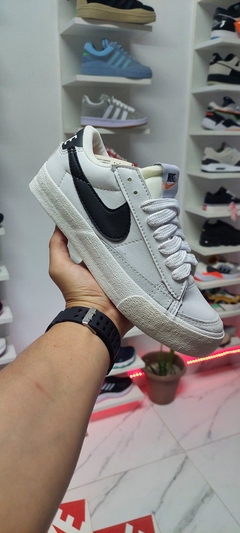NIKE BLAZZER LOW