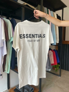 Remera Essentials
