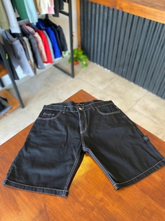 Bermuda Outline Black