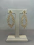 Brinco oval vazado zirconia Insp. Carla Amorim - comprar online