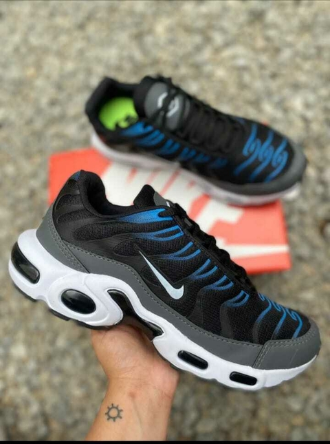NIKE AIR MAX TN PLUS