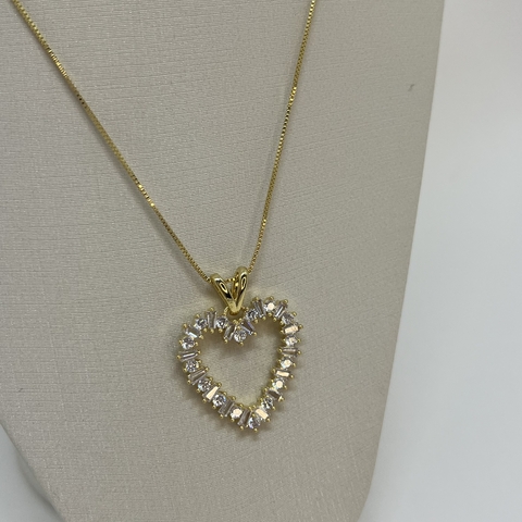 Gargantilha coração com zircônias grande