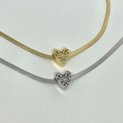 Gargantilha fita com pingente coração