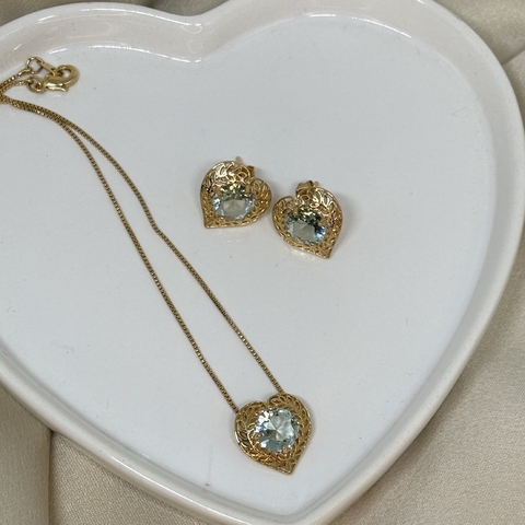 Conjunto coração adornado com folhas e zircônia acqua