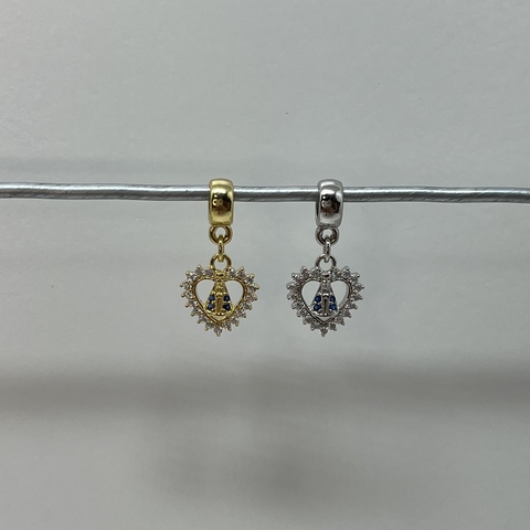 Berloque Coração com Nossa Senhora Aparecida cravejado de zircônias