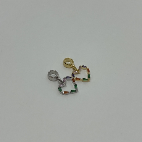 Berloque Coração vazado com zircônias