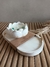 Imagem do Kit Vela Perfumada em Flor de Lótus + Bandeja Decorativa Oval Bege Marmorizada (Embalada em Saquinho de Algodão)