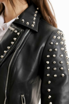 Campera ROCKET tachas ecocuero importada - comprar online