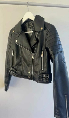 Campera RACING ecocuero importada