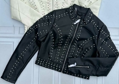 Campera FULL tachas ecocuero importada en internet