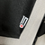 Detalhe da camisa preta Vasco 1 24/25, mostrando o número 10 e o escudo do time.