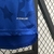 Detalhe da camisa azul royal do Cruzeiro, destacando a tecnologia Aeroready e o padrão de estrelas.
