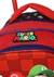 Detalhe de uma mochila vermelha com o logo do Super Mario na parte frontal.